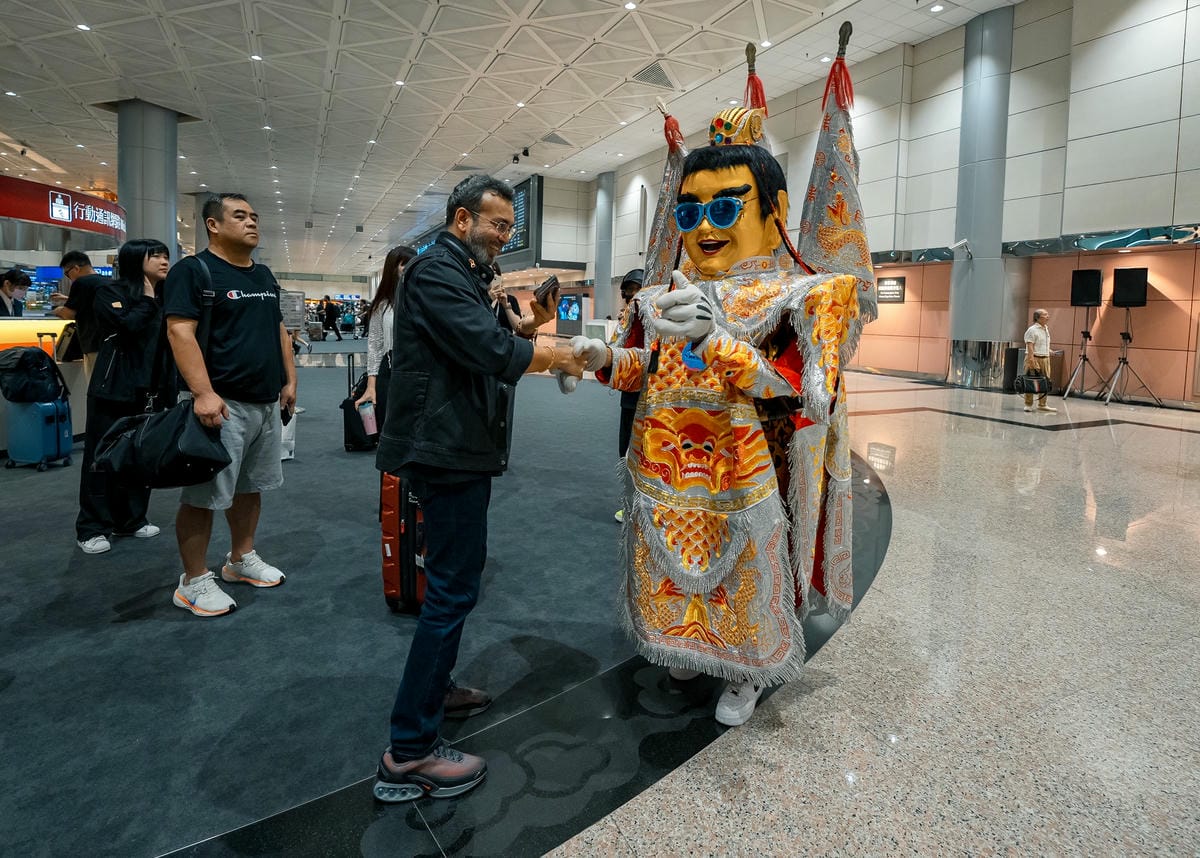 三大團體夢幻合體！天選樂團 x 聖和舘三太子 x 霹靂布袋戲，嗨翻桃園機場！