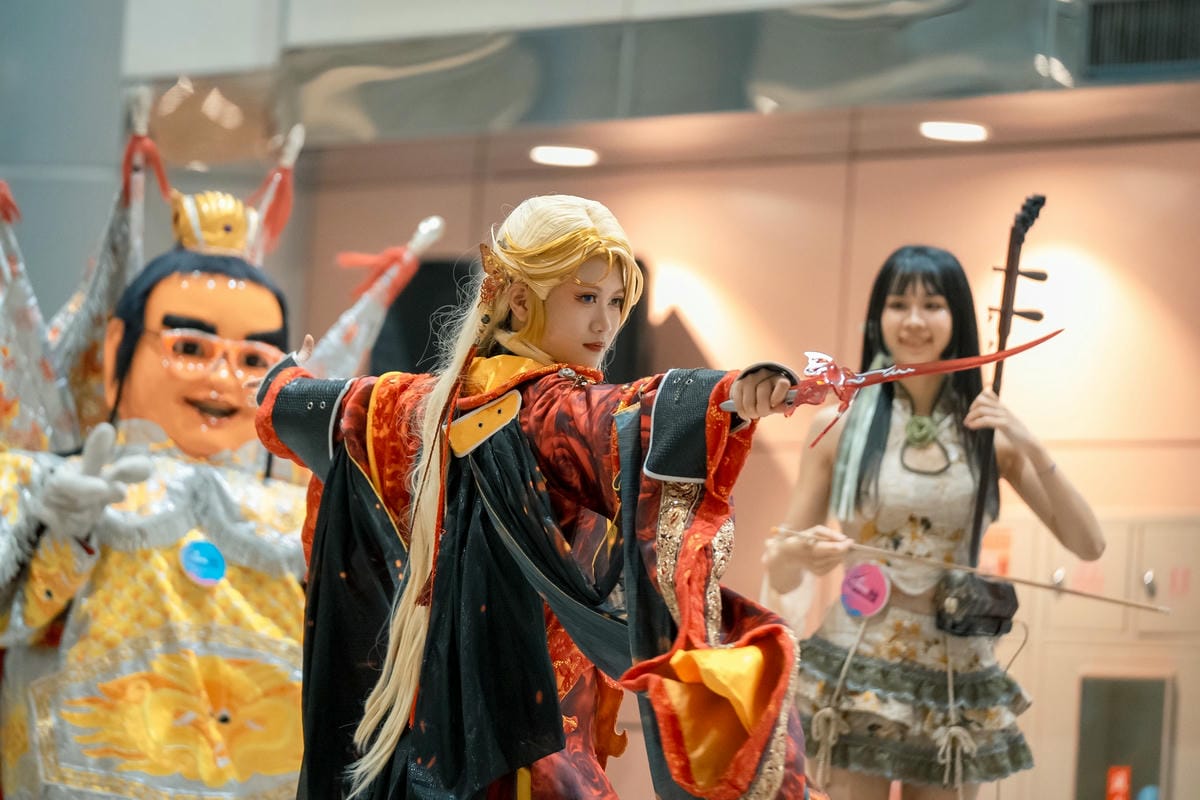 三大團體夢幻合體！天選樂團 x 聖和舘三太子 x 霹靂布袋戲，嗨翻桃園機場！